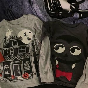 2 baby gap boys Halloween Shirts